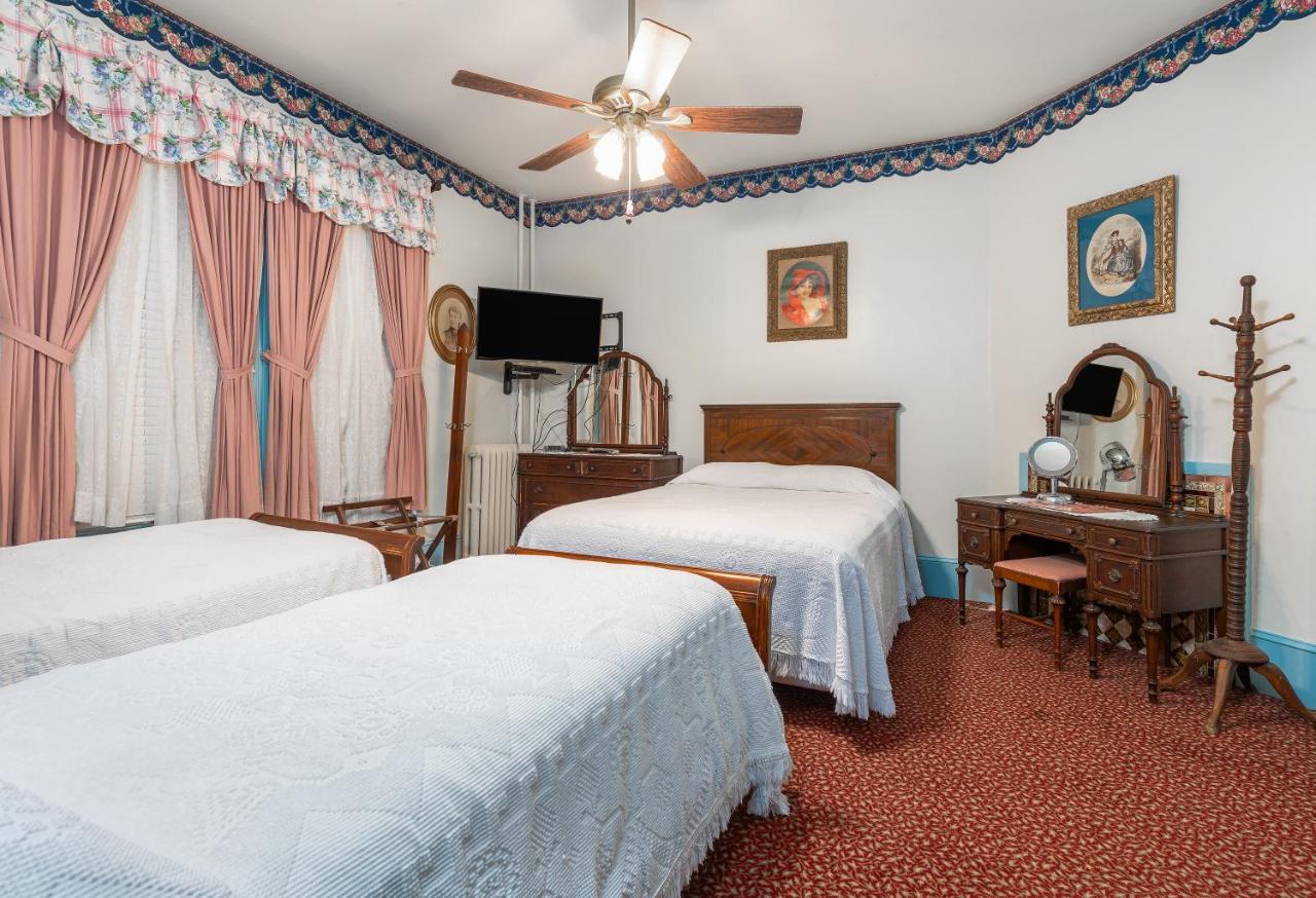 Antoinette'S Apartments & Suites Cape May Esterno foto
