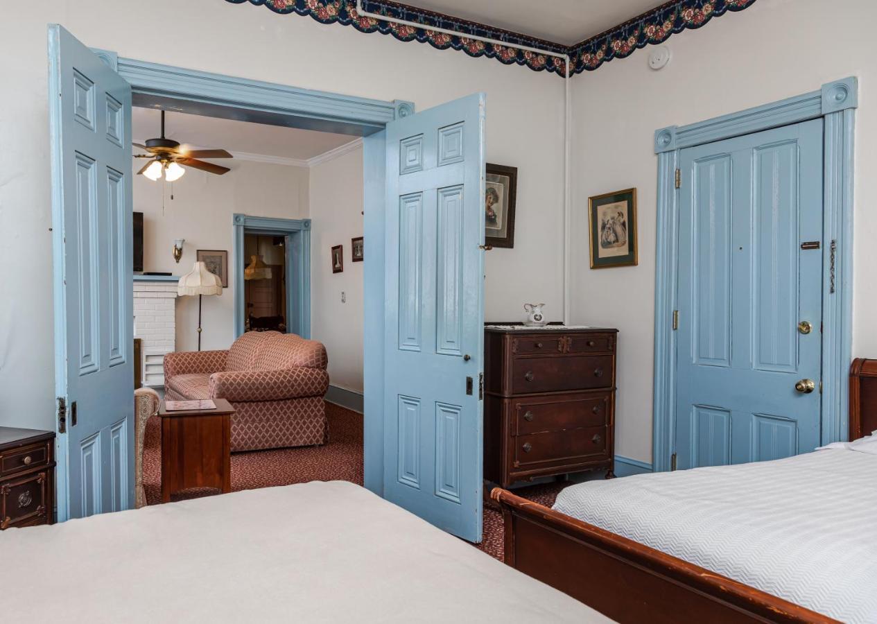 Antoinette'S Apartments & Suites Cape May Esterno foto