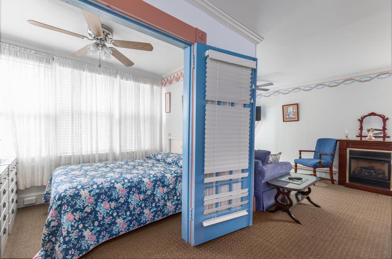Antoinette'S Apartments & Suites Cape May Esterno foto