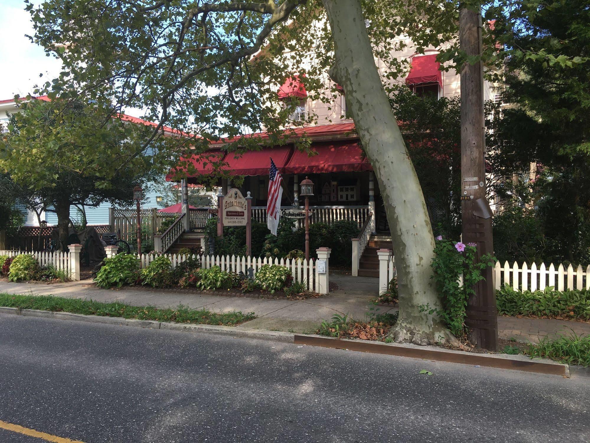 Antoinette'S Apartments & Suites Cape May Esterno foto