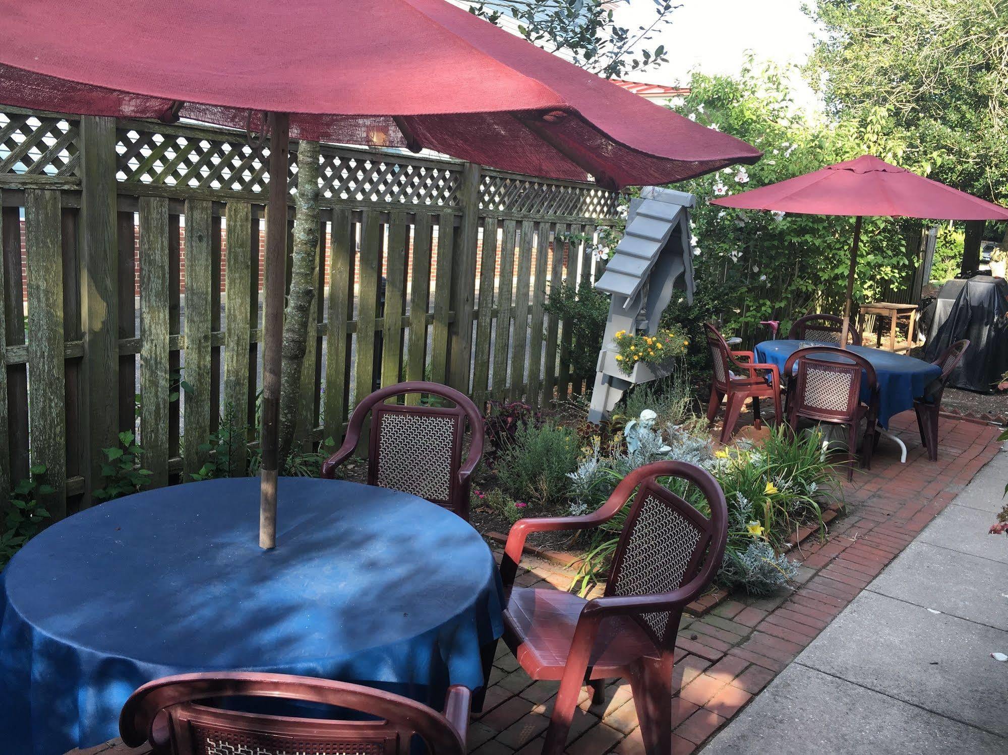Antoinette'S Apartments & Suites Cape May Esterno foto