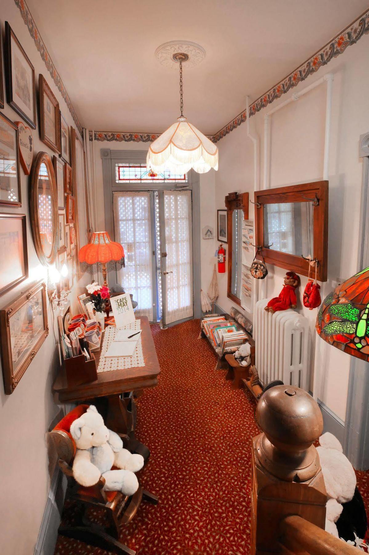 Antoinette'S Apartments & Suites Cape May Esterno foto